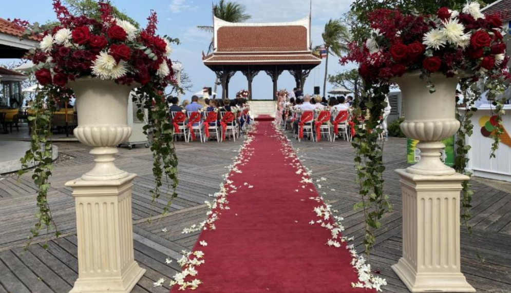 Coast Beach Club & Bistro