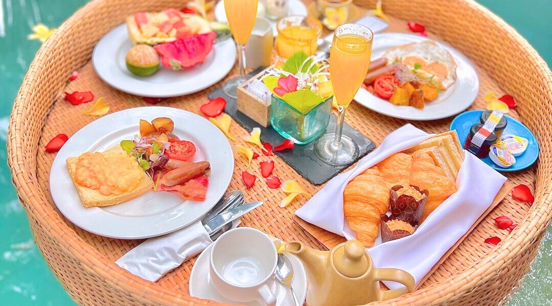 Floating Breakfast