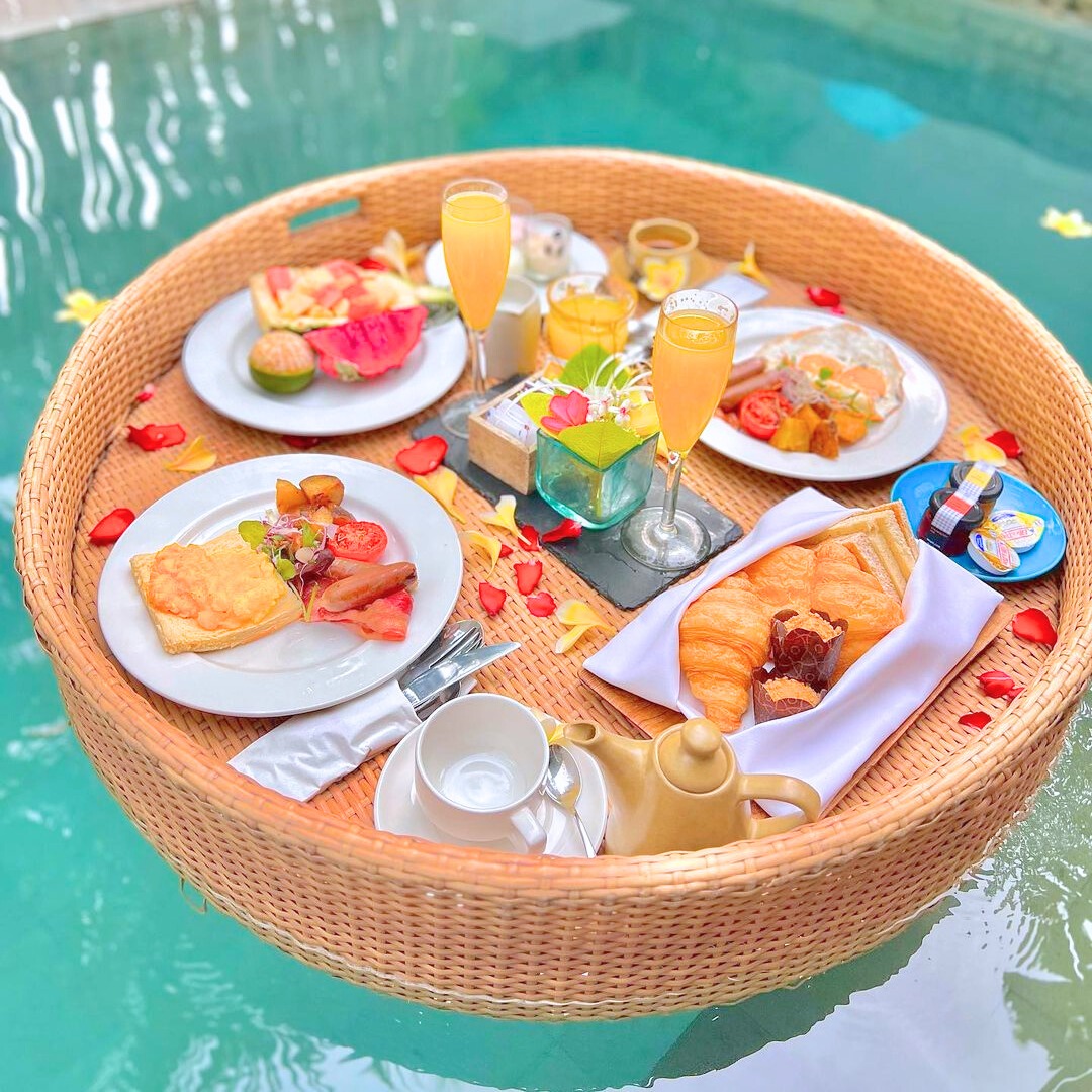 Floating Breakfast
