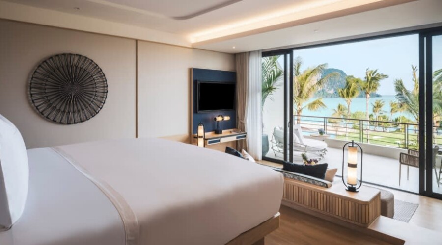 Deluxe Sea View Suite