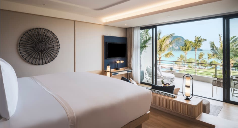 Deluxe Sea View Suite