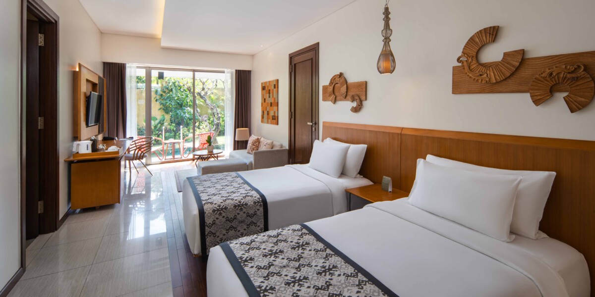Deluxe Pool Access Suite