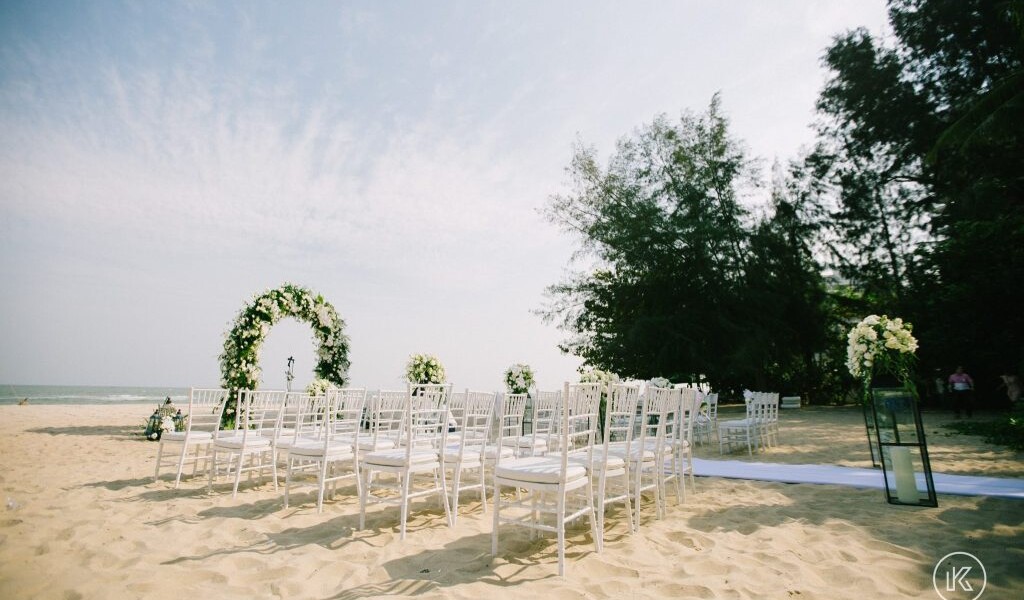 Beachfront Ceremony
