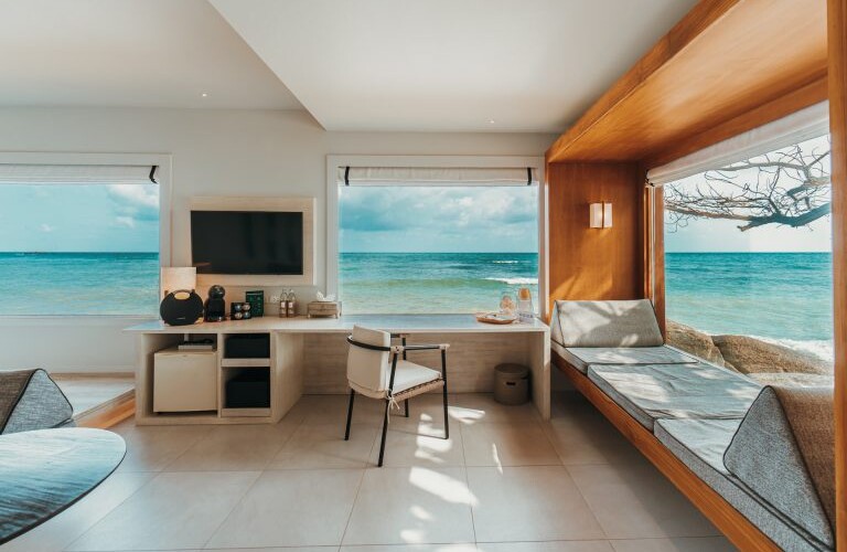 Exclusive Beachfront with Plunge Pool