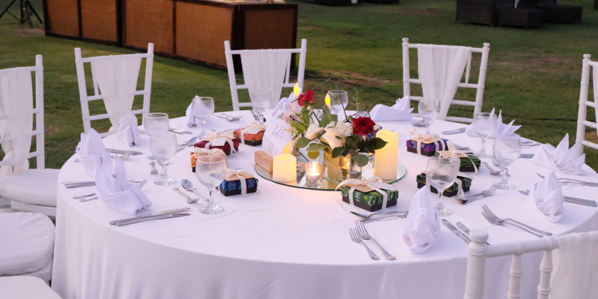 Romantic Garden Dining