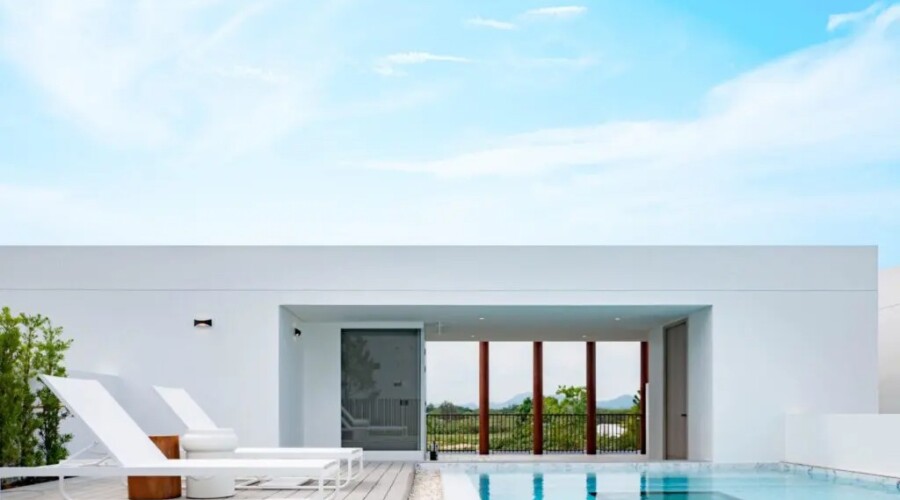 Luxury Rooftop Pool Villa