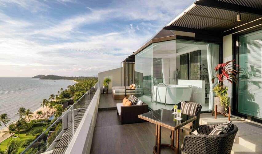 Club Panoramic Ocean View Suite Balcony