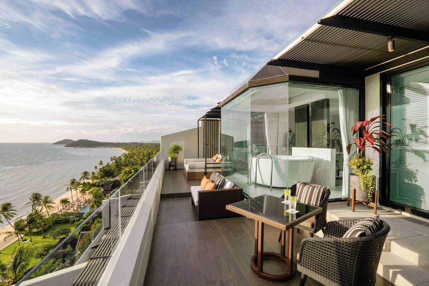 Club Panoramic Ocean View Suite Balcony