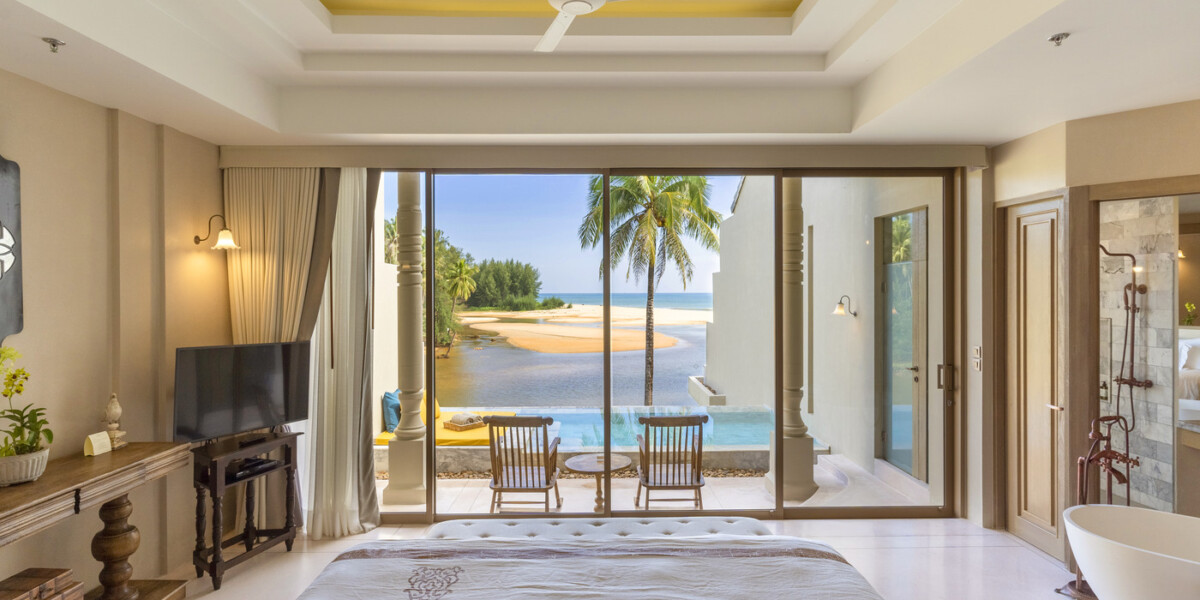 Seaside Pool Paradise Suite