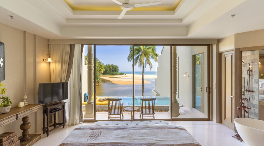 Seaside Pool Paradise Suite