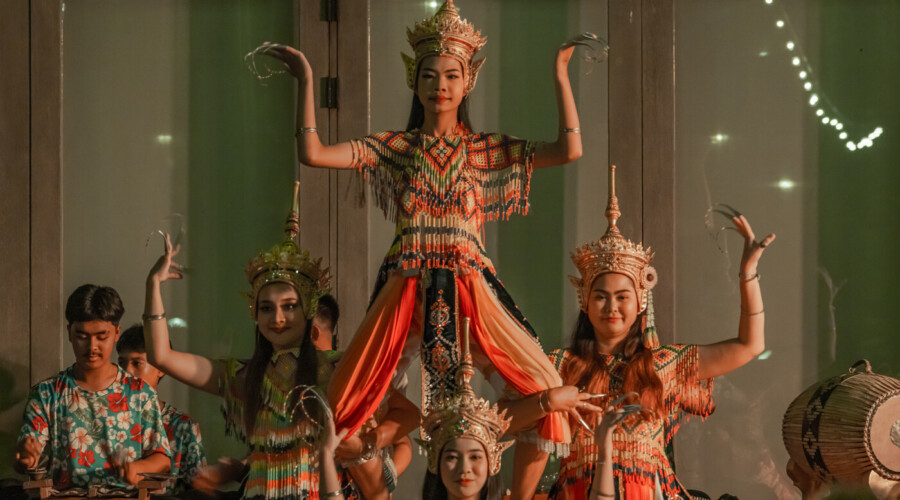 Traditional Thai Dancers