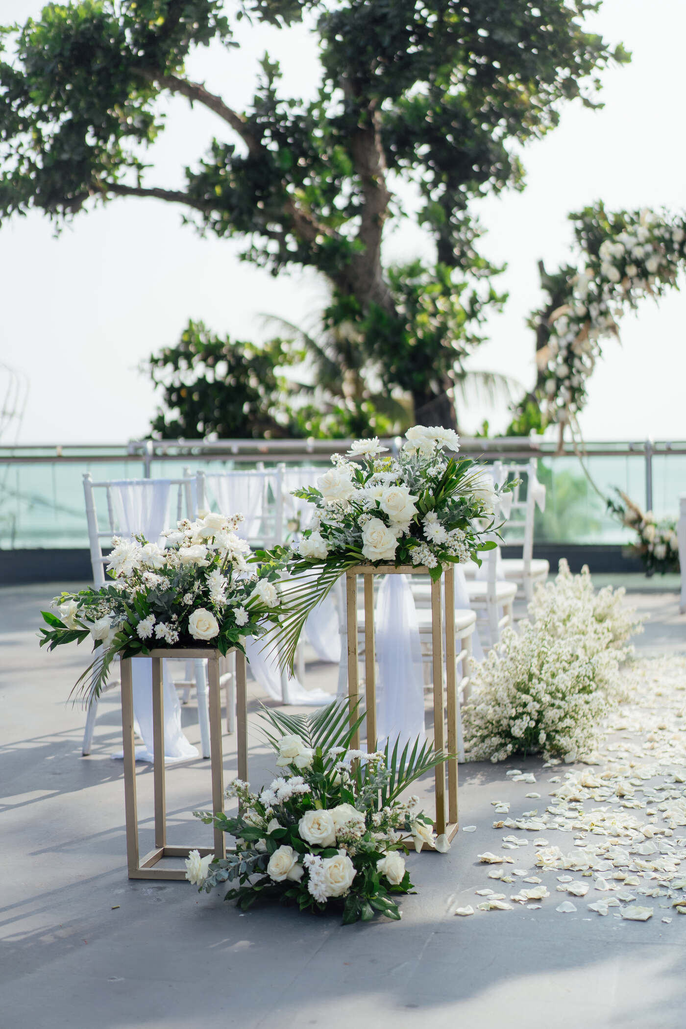 Petals and stands for aisle