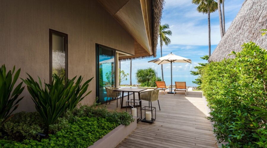 One Bedroom Ocean Front Pool Villa with Club Access