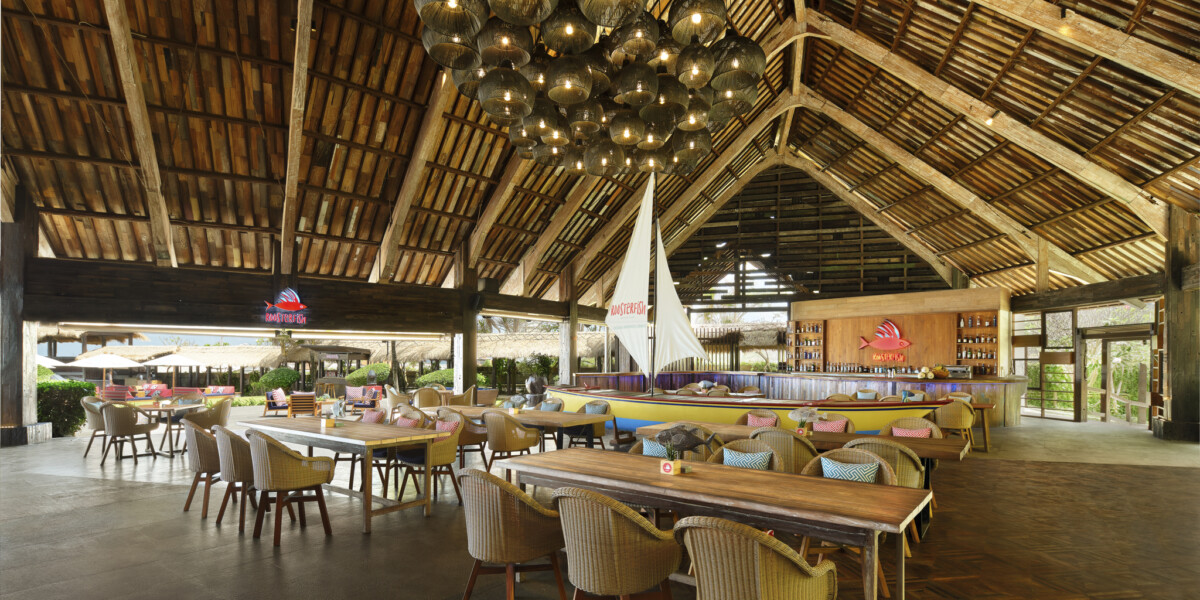 Roosterfish Beach Club