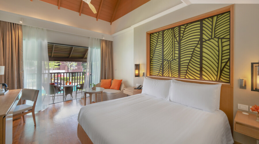 Deluxe Pool View Room