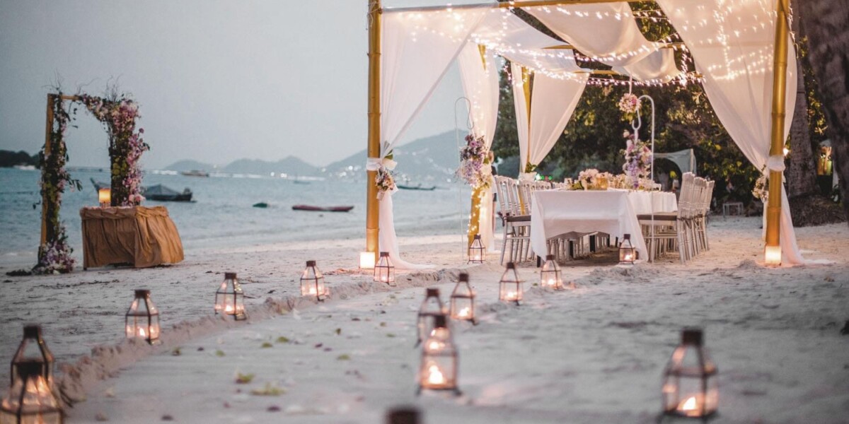 Reception dinner on beach