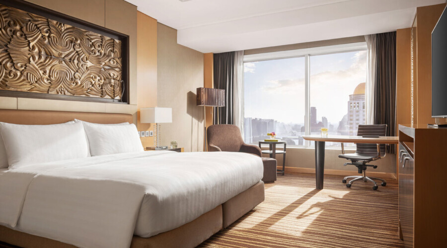 Grand Deluxe Skyline View King Bed