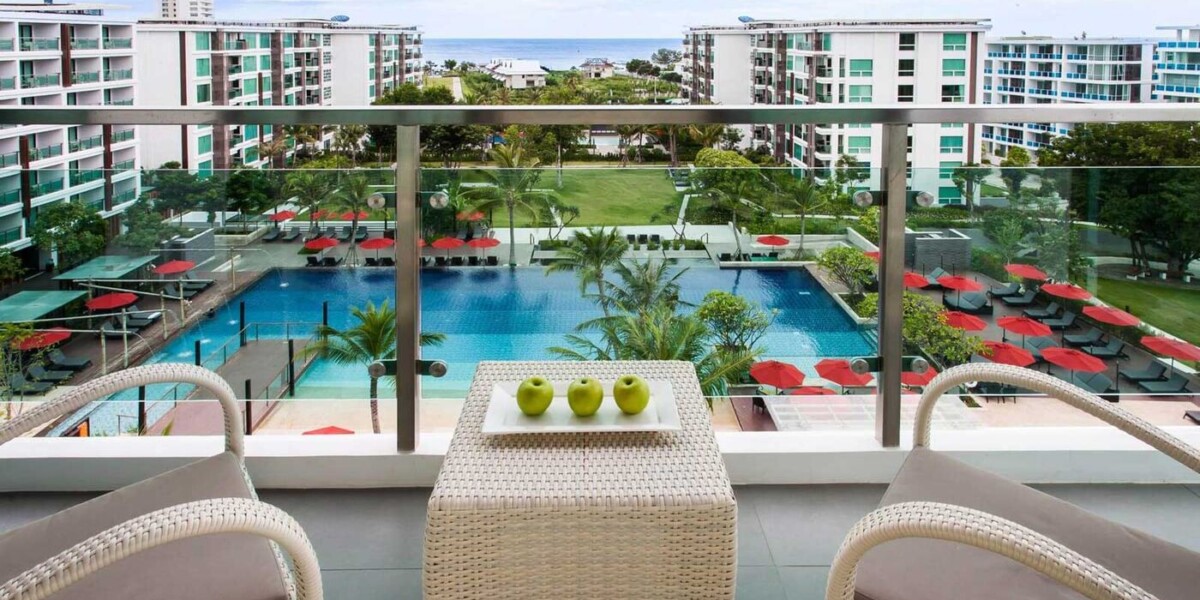Deluxe Pool View