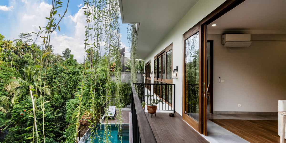 Villa Batur master bedroom balcony