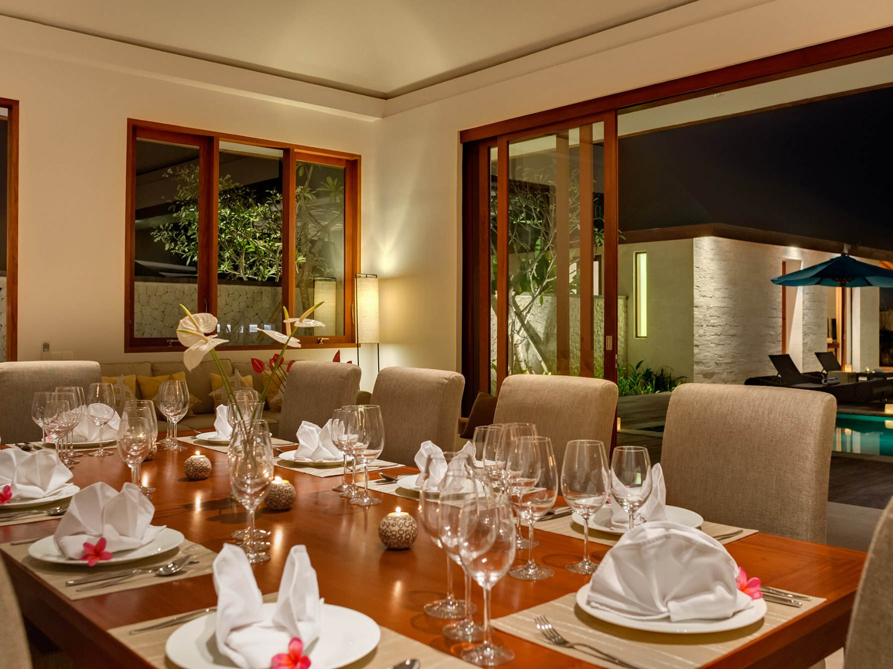 Villa Marie dining