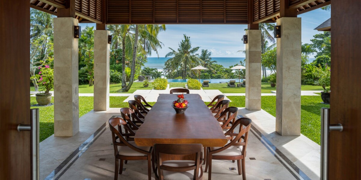 Alfresco dining