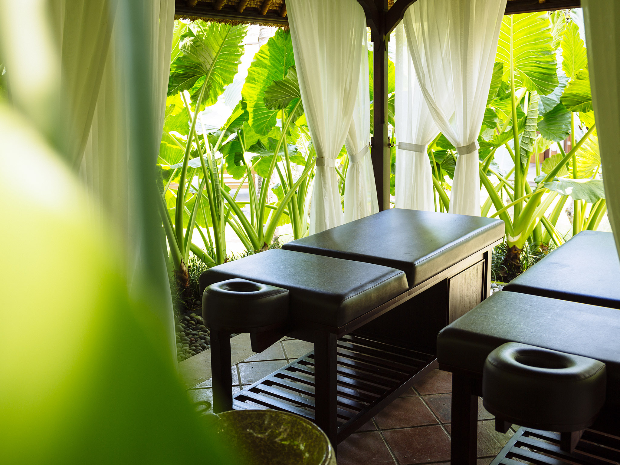 Spa bed in garden setting