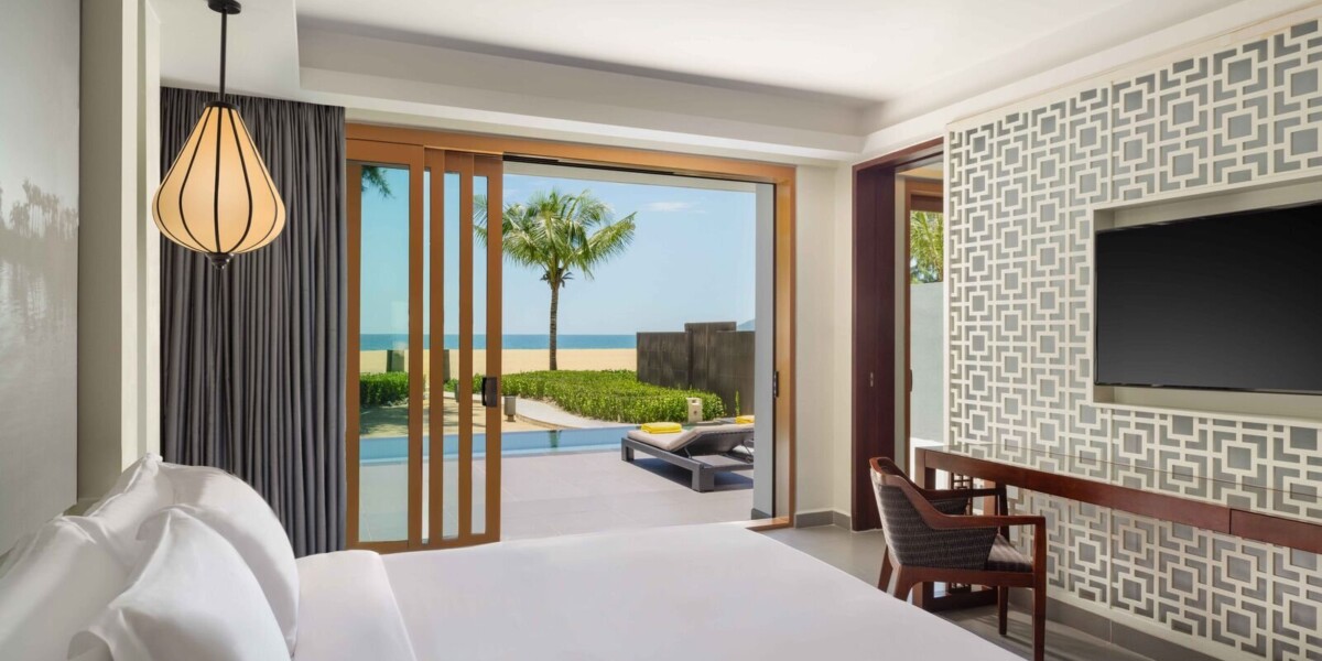 Beachfront One Bedroom Pool Suite