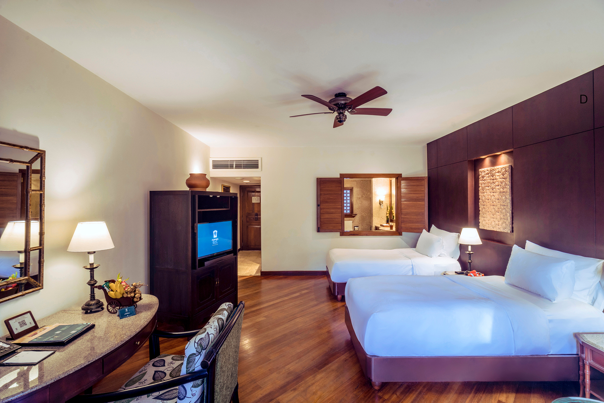 Lagoon superior room twin bed