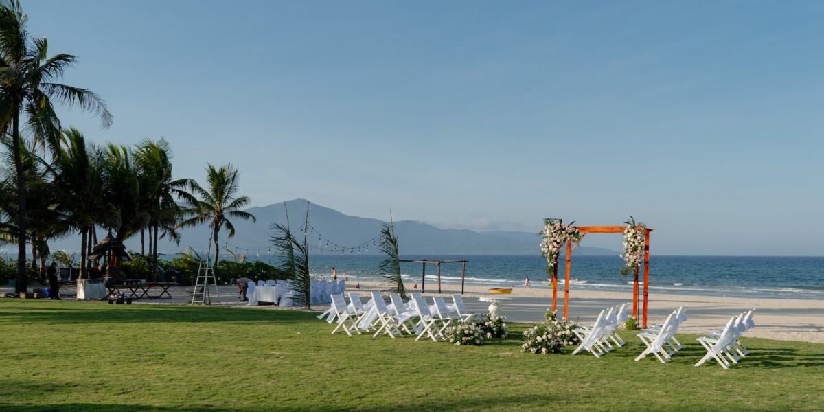 Beach Lawn