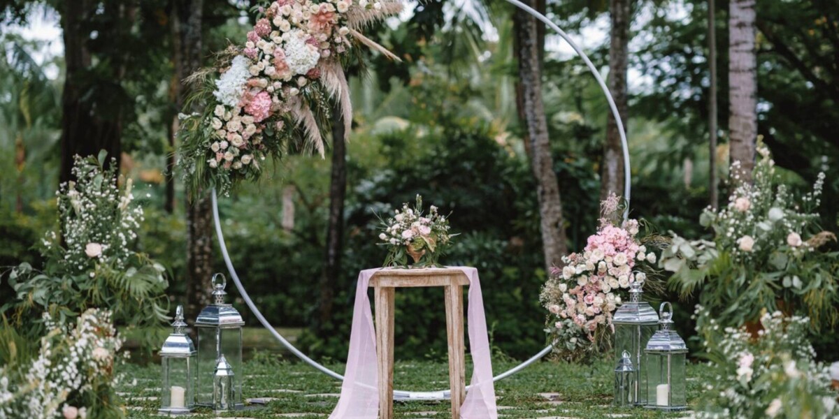 Floral decorations/arrangements