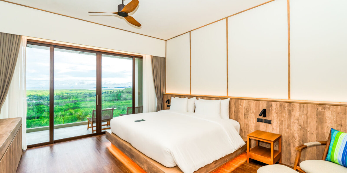 Deluxe Family Room