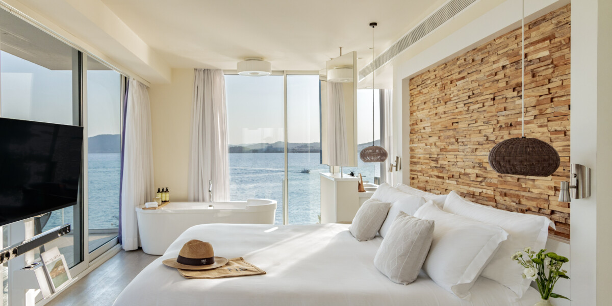 Junior Suite w/ Terrace