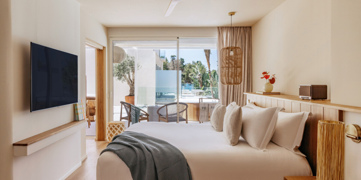 Bedroom Suite w/ Terrace