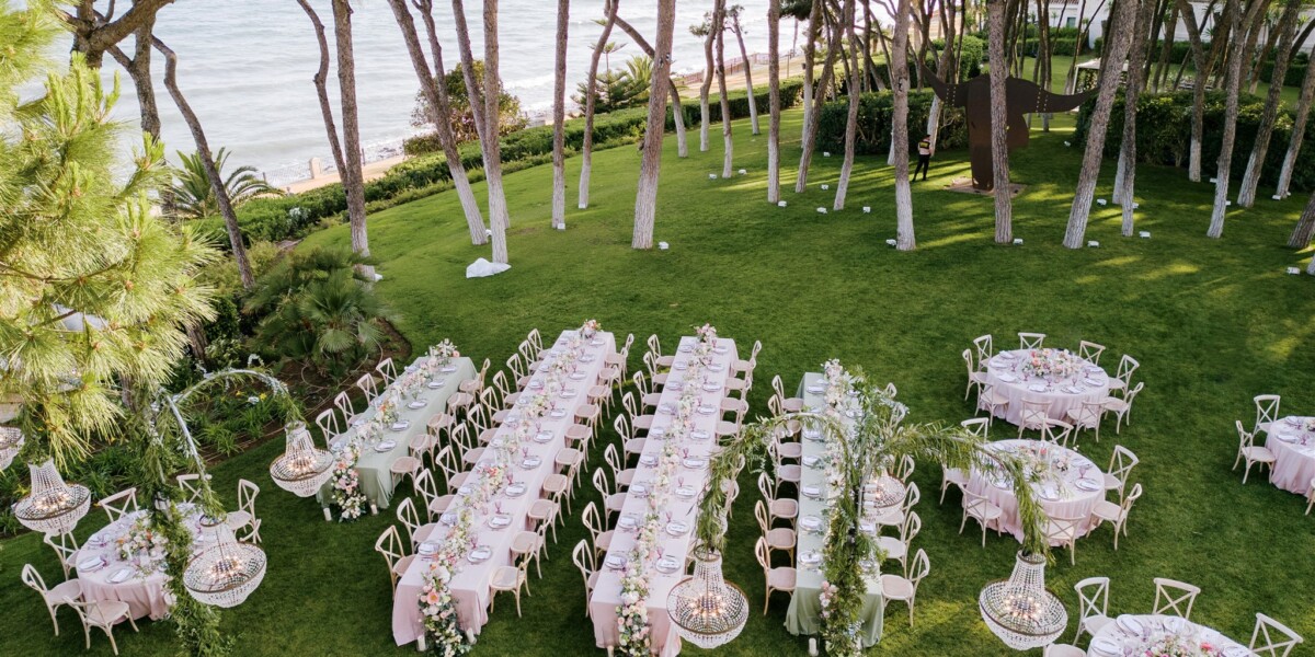 Beachfront/Poolside