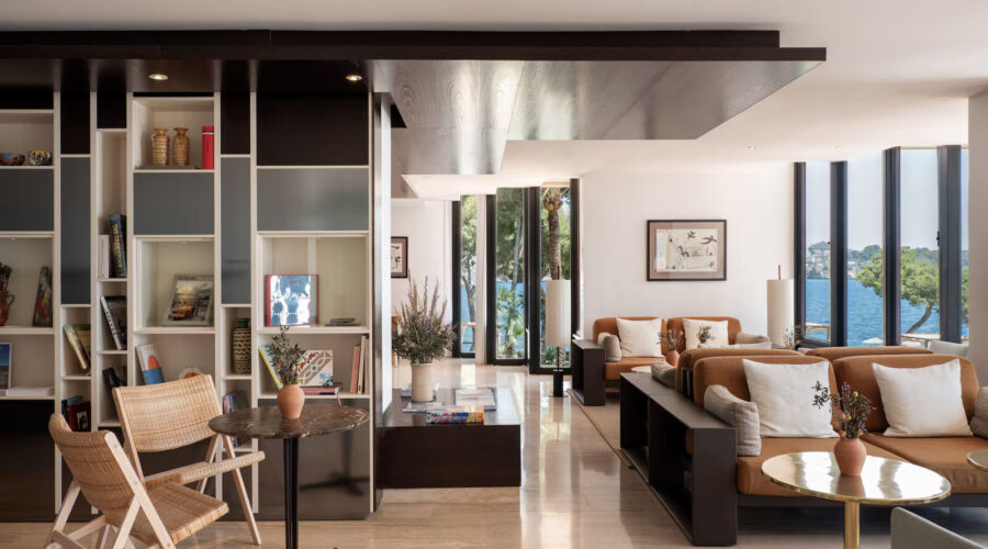 Hotel Rooms & Suites