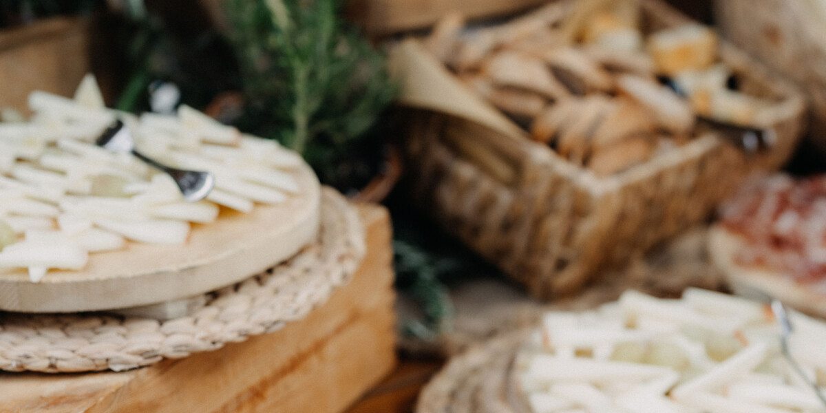 Buffet-style aperitivo and cocktail spreads