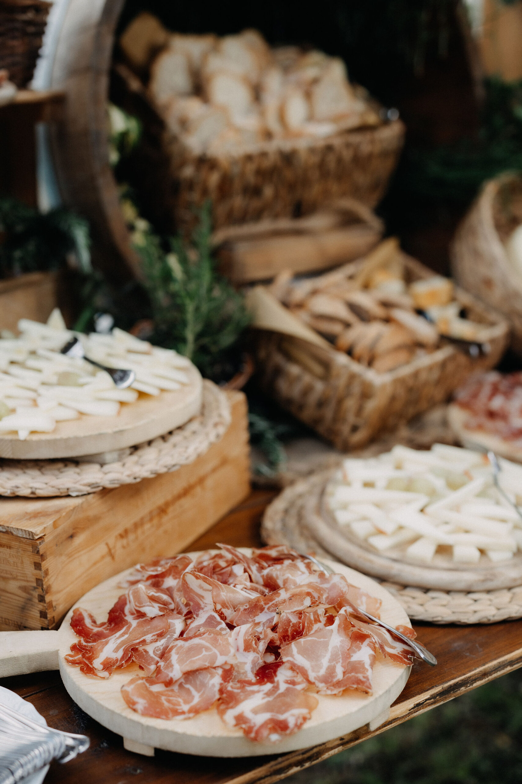 Buffet-style aperitivo and cocktail spreads
