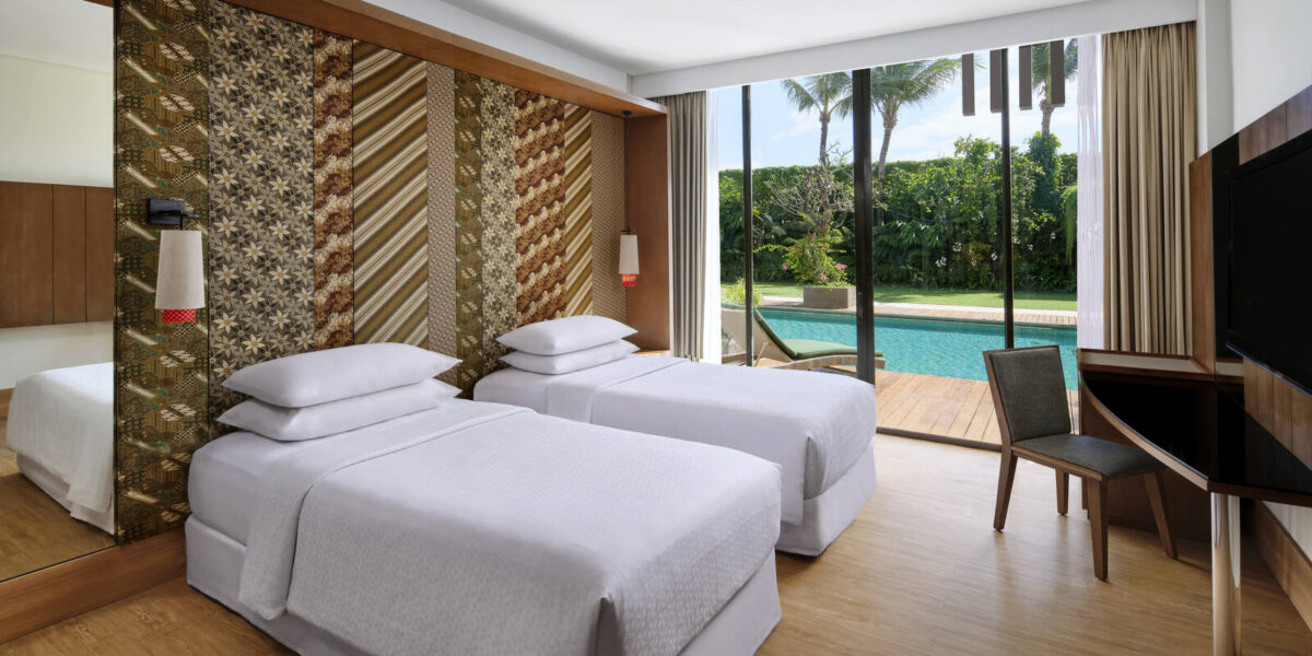 Deluxe Pool Access Twin
