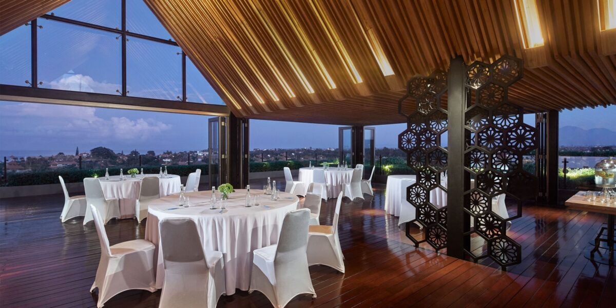 Above Rooftop Lounge & Bar