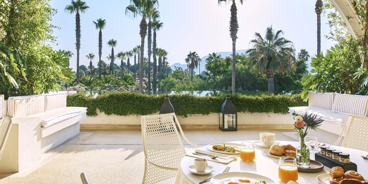 Fine dining experiences at the on-site Michelin-starred restaurant