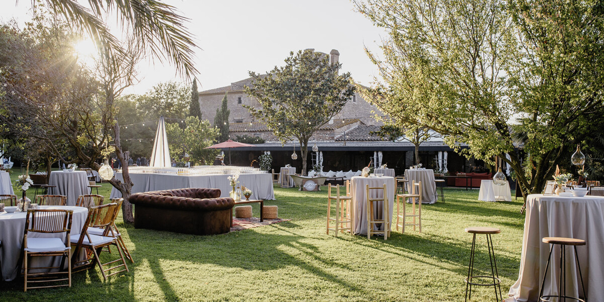 Aperitifs in the gardens and event spaces